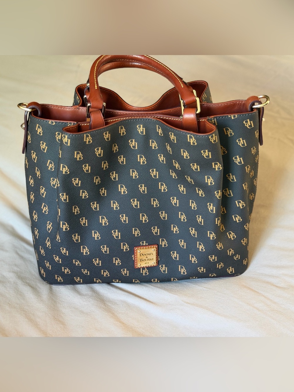 Dooney & Bourke Barlow Satchel NWOT Signature DB Black Tan Crossbody